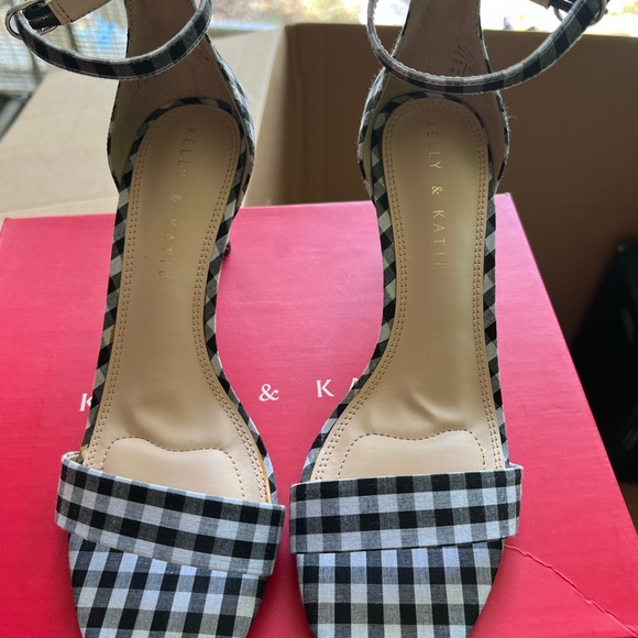 NWT Kelly & Katie gingham heels! So darn cute for spring! ! Make an offer! - Picture 5 of 7